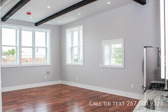 Building Photo - 1025 E Montgomery Ave