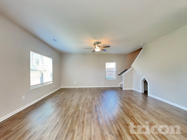 Foto del edificio - 741 Rolling Creek Cir