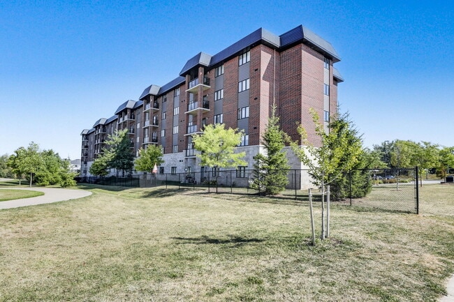 Building Photo - The Greens of Sally Creek Apartments