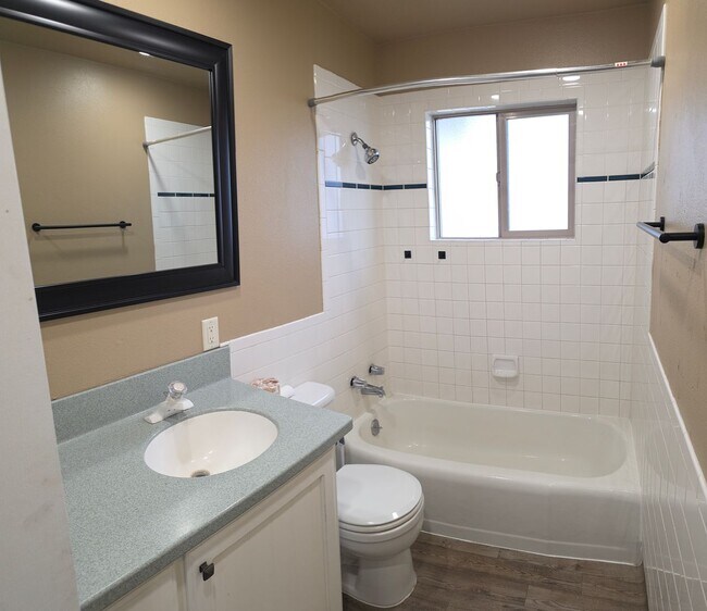 Foto del edificio - 3 bed, 2 bath Single Family home out by Hibbard