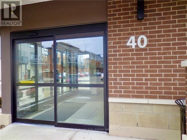 Building Photo - 40 Esplanade Ln