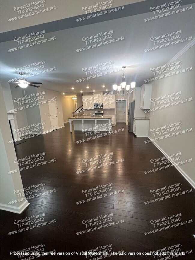 Building Photo - Beautiful 3 bedroom 2.5 townhome house in ...