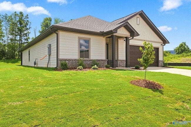 Building Photo - 7211 Holly Creek Dr SE