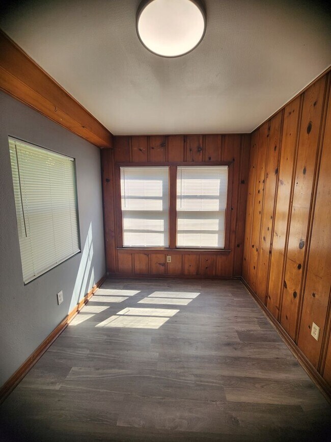 Foto del edificio - 2344 Broadway Dr