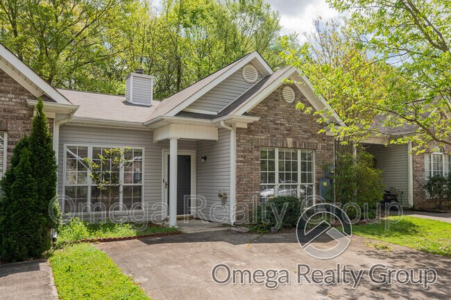 Foto del edificio - 125 Hidden Creek Cir