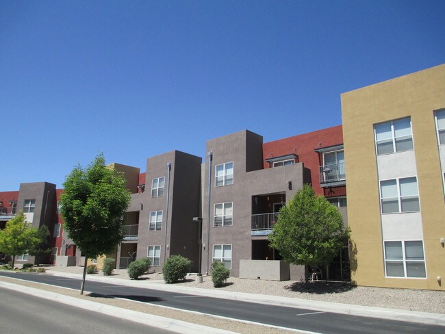 Foto del edificio - La Cantera Senior Apartments