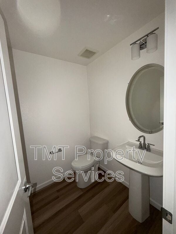 Building Photo - 4478 Louvre Ln