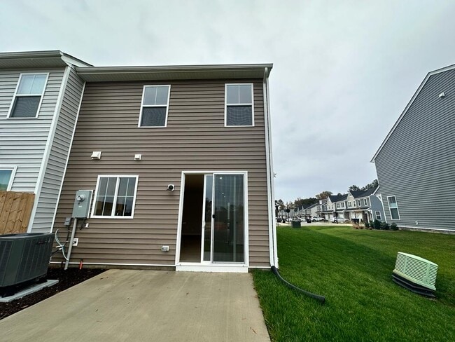 Building Photo - 545 McCormick Farm Dr