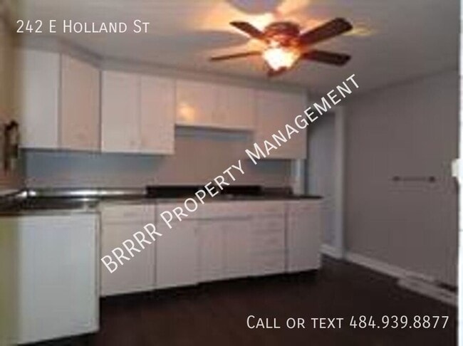 Building Photo - 242 E Holland St