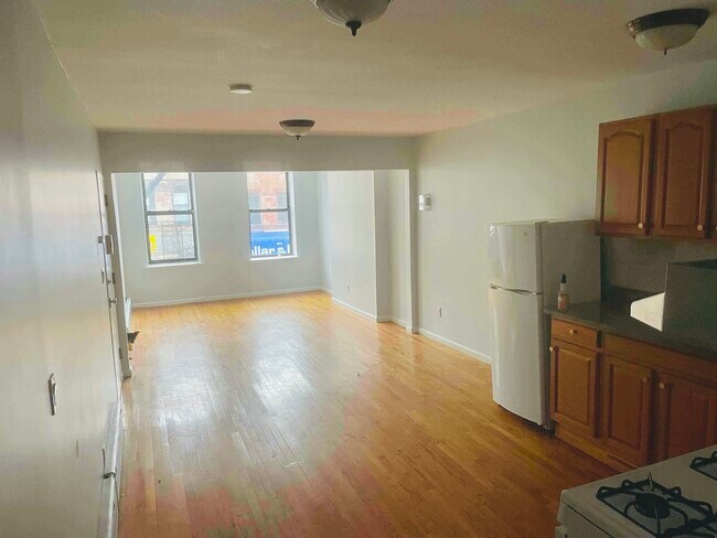 Building Photo - 349 Knickerbocker Ave