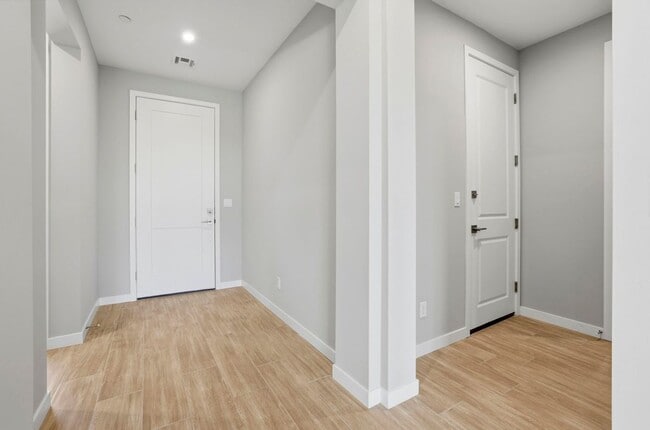 Building Photo - 943 Cumberwood Ct