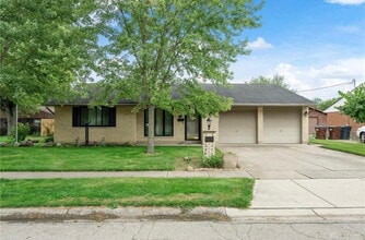 Primary Photo - 140 Redbud Dr