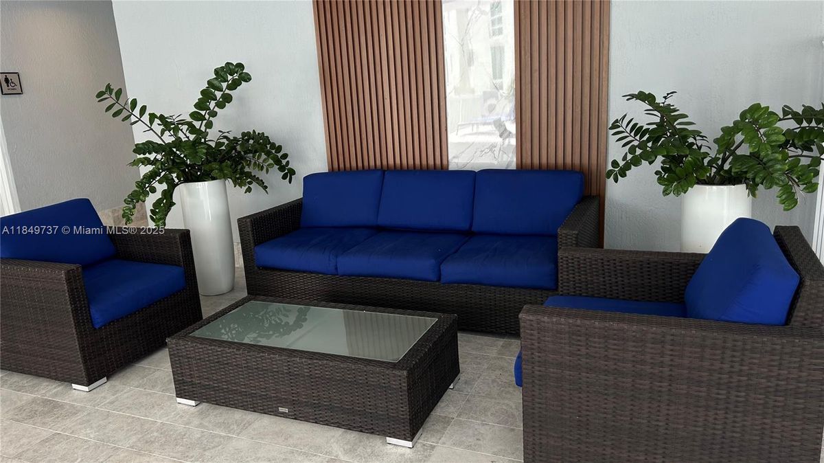 Foto del edificio - 170 SE 14th St