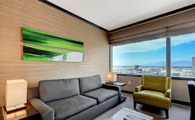 Foto del edificio - 2600 W Harmon Ave