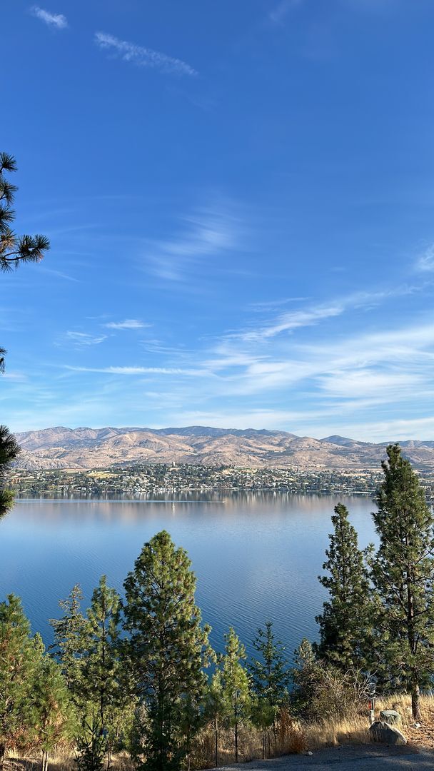 Building Photo - Fully Furnished Home in Chelan!  Half off ...