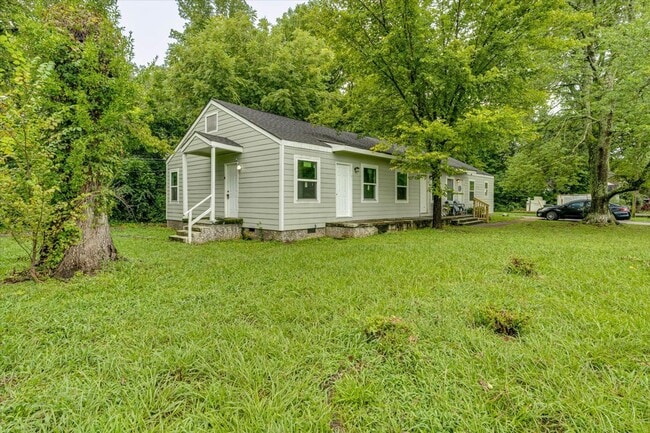 Building Photo - Spacious 1-Bedroom in Convenient Chattanoo...