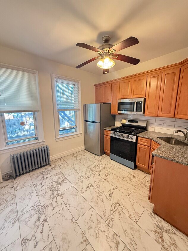 Primary Photo - 95 Rutgers Ave