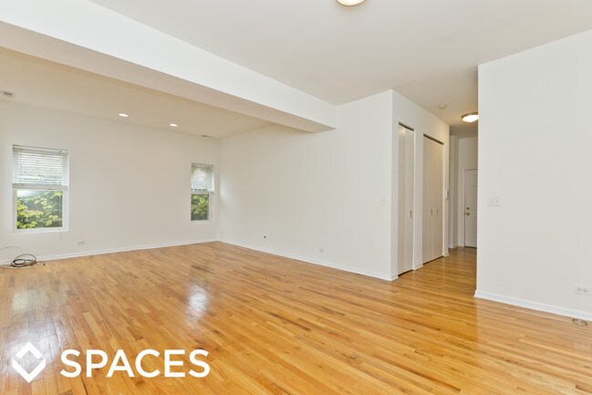 Building Photo - 4072 N Sheridan Rd