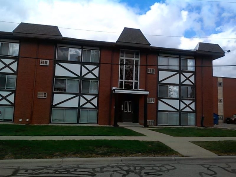 Primary Photo - 9506 Glenlake Ave