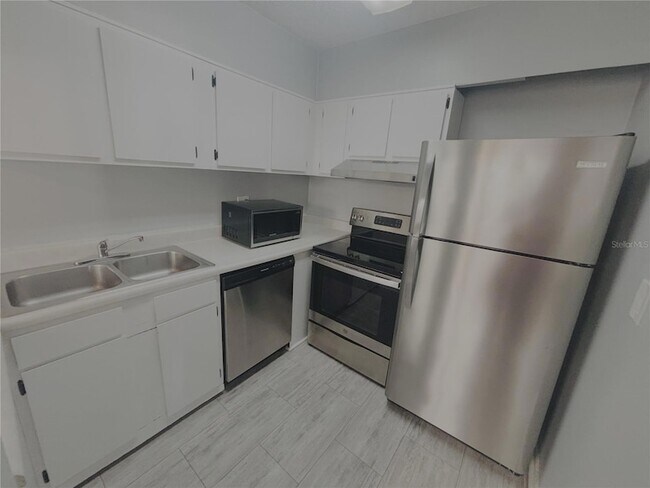 Foto del edificio - 6519 W Newberry Rd