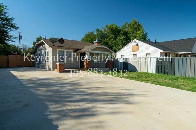 Photo - 338 SE 41st St House