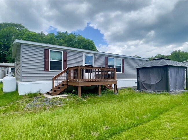 Building Photo - 18 Shore Ln