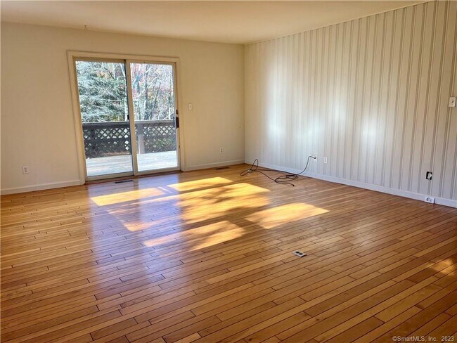 Building Photo - 465 Segar Mountain Rd