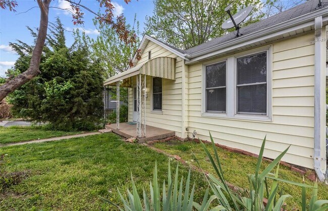 Foto del edificio - 9219 Bristol Ave