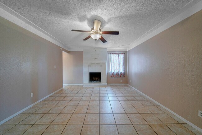 Building Photo - 1667 Doug Olson Dr