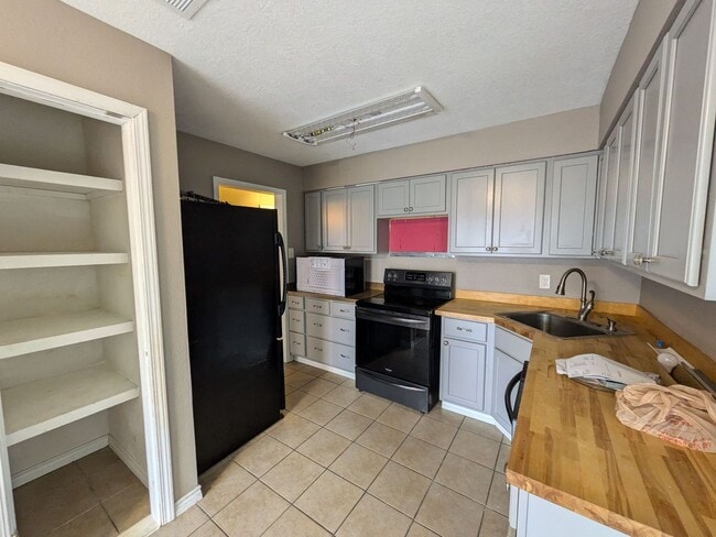 Foto del edificio - 1901 W Wildwood Ave