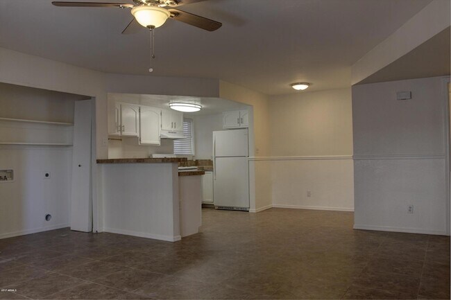 Foto del edificio - 16402 N 31st St