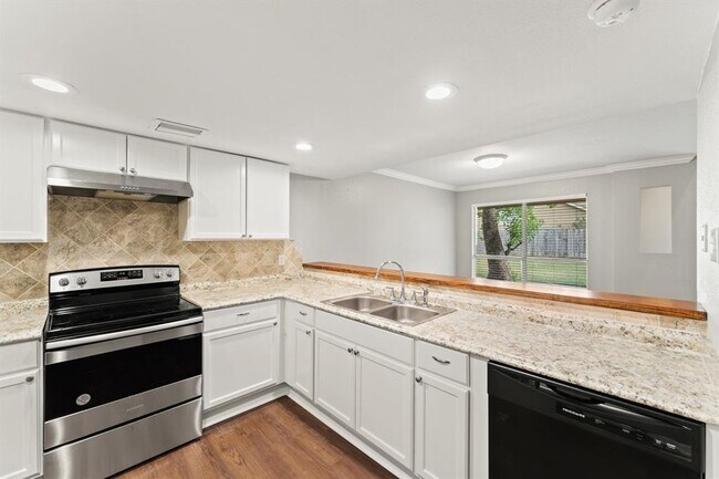 Building Photo - 12223 Wild Pine Dr