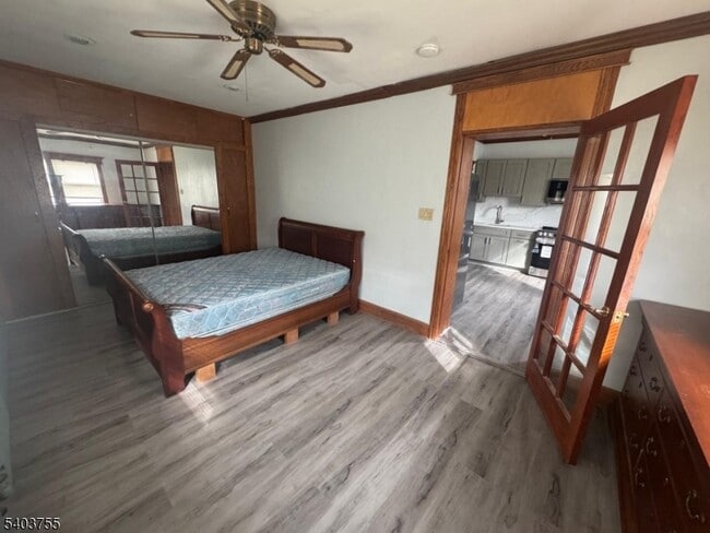 Building Photo - 422 Trenton Ave