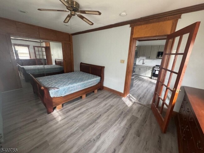 Foto del edificio - 422 Trenton Ave