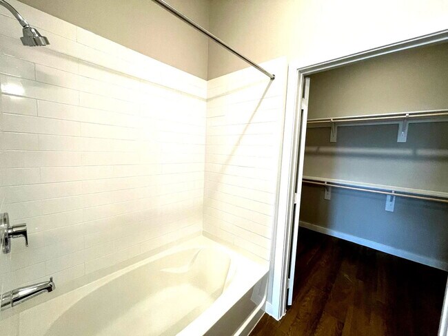 Building Photo - 1325 Choate Pkwy