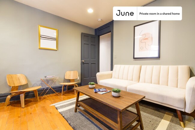 Building Photo - Private bedroom in 4 bed/1 bath Home