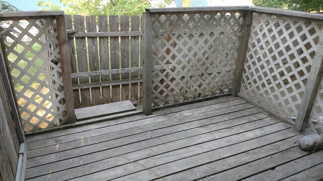 Building Photo - Large 6/3.5 Bedroom Home in Post Falls