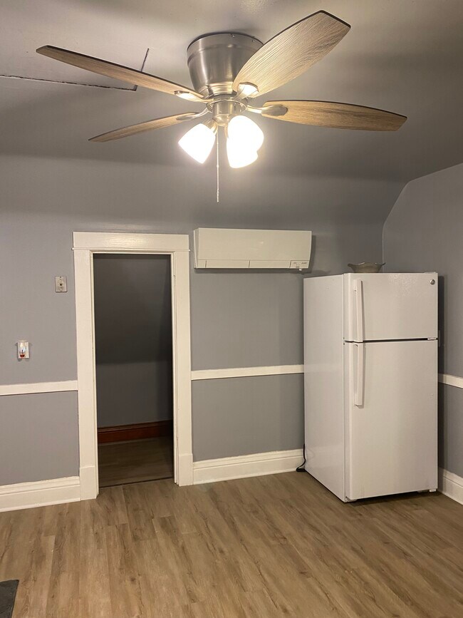 Kitchen refrigerator - 440 E 158th St