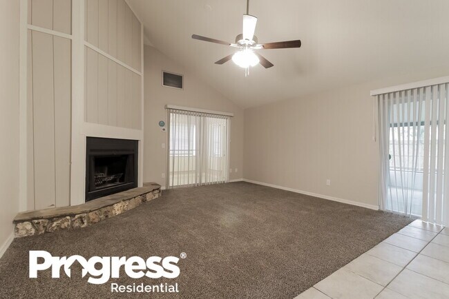 Building Photo - 245 12 League Cir