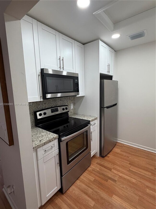 Foto del edificio - 750 SW 133rd Terrace
