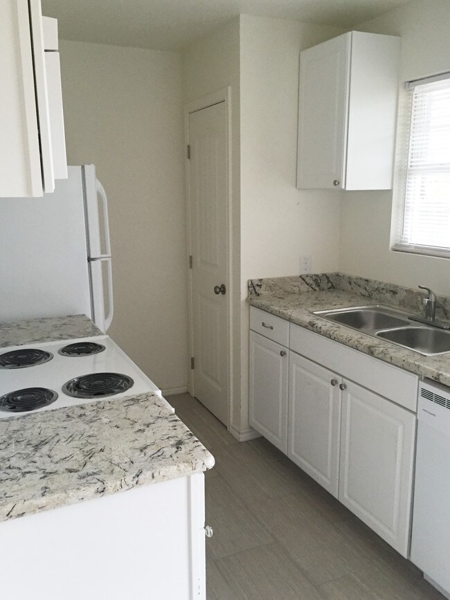 Spacious Kitchen - 3201 Avenue H