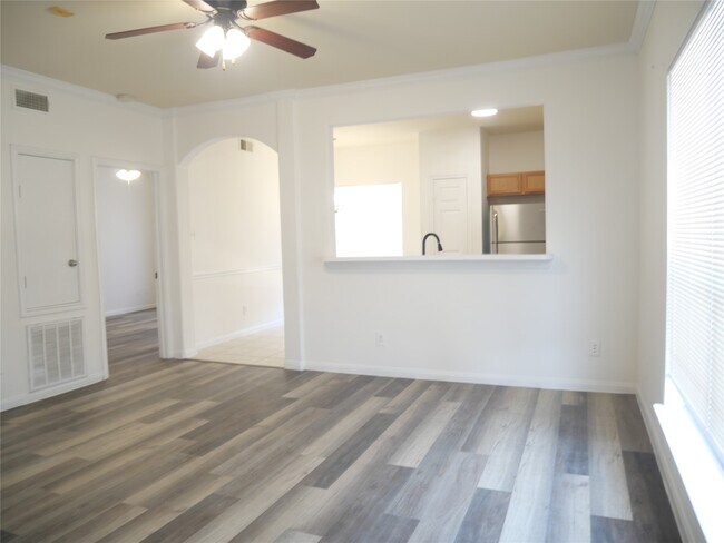 Building Photo - 6289 Wilcrest Dr