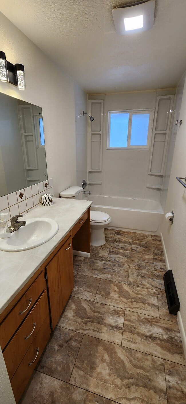 Foto del edificio - 804 W Westview Ave