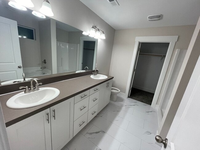 Foto del edificio - 1401 E Hardcastle Ave