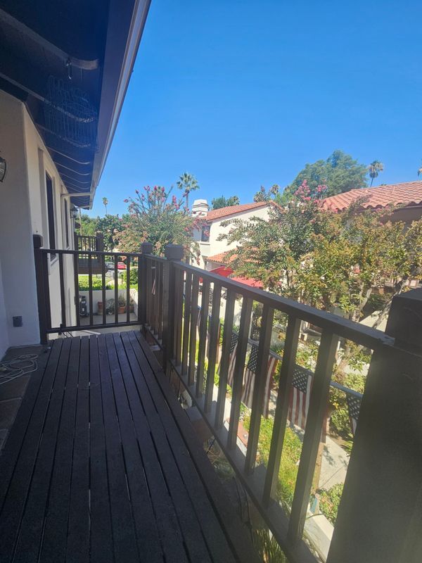 Building Photo - 501 E Bougainvillea Ln