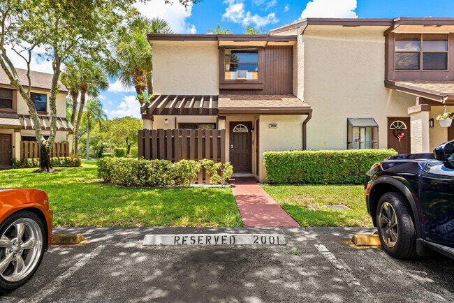 Foto del edificio - 4902 NW 82nd Ave