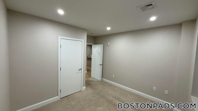 Foto del edificio - 75 S Main St