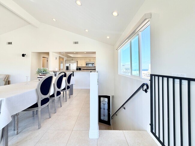 Foto del edificio - Sunset By The Sea – Coastal Relaxation on ...