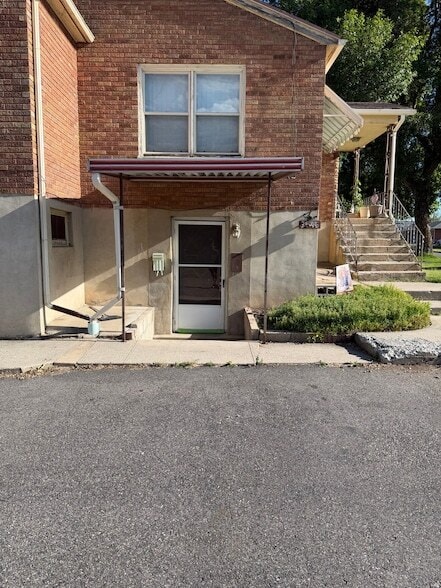 Building Photo - 3546 S Van Buren Ave