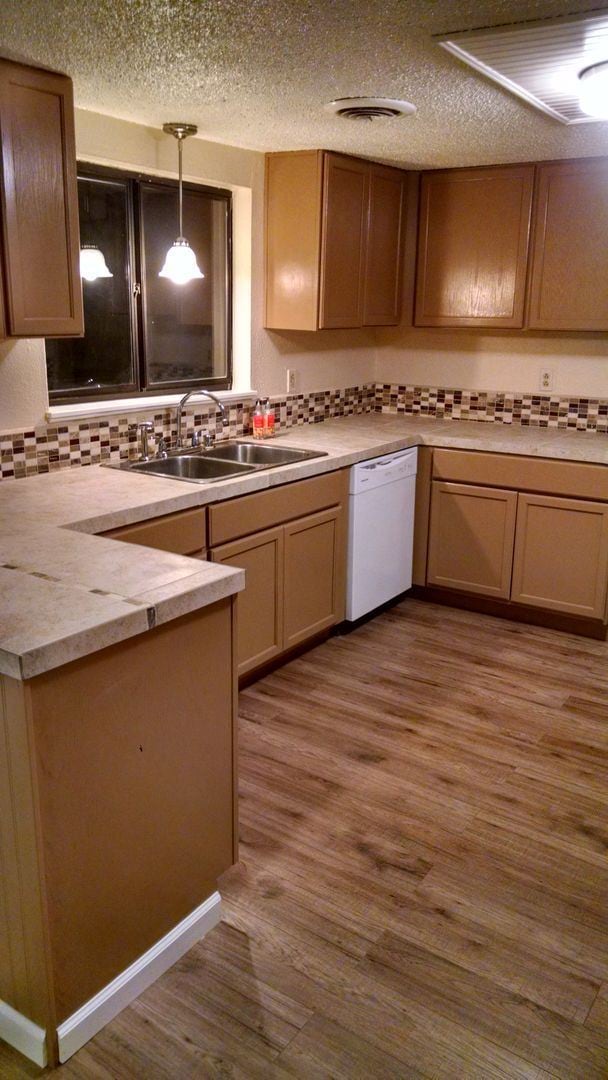 Building Photo - 2 br, 1 bath House - 433 W Second St #1 (884)